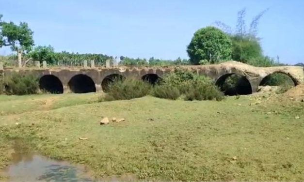 ಗ್ರಾಮಕ್ಕೊಂದು ಸೇತುವೆ ಮಾಡಿಕೊಡಿ : ಜನಪ್ರತಿನಿಧಿಗಳಿಗೆ ಚುನಾವಣಾ ಬಹಿಷ್ಕಾರದ ಶಾಕ್…!