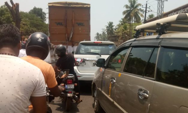 ರಾಜಕಾರಣಿಗಳ ನಾಮಪತ್ರ : ಜನಸಾಮಾನ್ಯರ ಪರದಾಟ