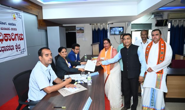 ಬಿಜೆಪಿಯಿಂದ ರೂಪಾಲಿ ನಾಯ್ಕ ನಾಮಪತ್ರ ಸಲ್ಲಿಕೆ