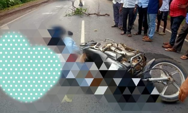 ಬೈಕ್ ಸ್ಕಿಡ್ ಆಗಿ ಇಬ್ಬರೂ ಸವಾರರು ಸ್ಥಳದಲ್ಲೆ ಸಾವು