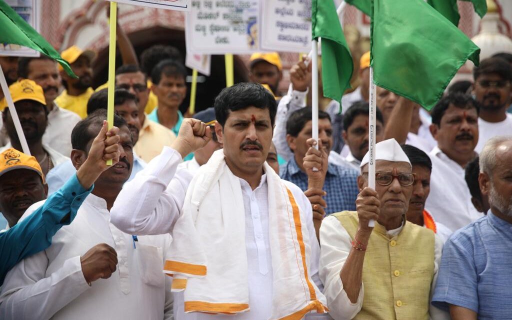ದೇಶಪಾಂಡೆ ಸ್ವಂತ ಖರ್ಚಿನಲ್ಲಿ ಮೆಡಿಕಲ್ ಕಾಲೇಜು, ನಿರ್ಮಿಸಲಿ: ಅನಂತಮೂರ್ತಿ ಹೆಗಡೆ