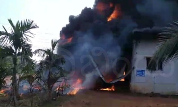 Sirsi : ಪೈಬರ್ ಪ್ಯಾಕ್ಟ್ರಿಗೆ ಆಕಸ್ಮಿಕ ಬೆಂಕಿ