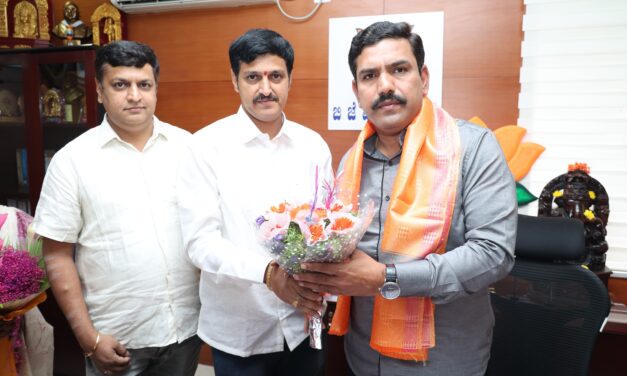 ಬಿಜೆಪಿ ರಾಜ್ಯಾಧ್ಯಕ್ಷ ರನ್ನು ಭೇಟಿ ಮಾಡಿ ಶುಭಾಶಯ ಕೋರಿದ ಅನಂತಮೂರ್ತಿ ಹೆಗಡೆ