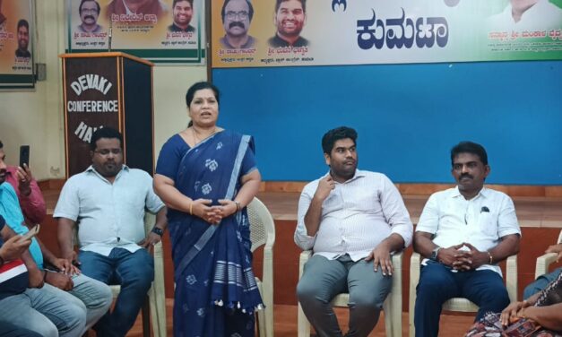 ಕುಮಟಾ ಕಾಂಗ್ರೆಸ್‌‌ನಲ್ಲಿ ಒಗ್ಗಟ್ಟಿನ ಮಂತ್ರ : ಬ್ಲಾಕ್‌ ಕಾಂಗ್ರೆಸ್ ಕಚೇರಿಗೆ ಶಾರದಾ ಶೆಟ್ಟಿ ಭೇಟಿ