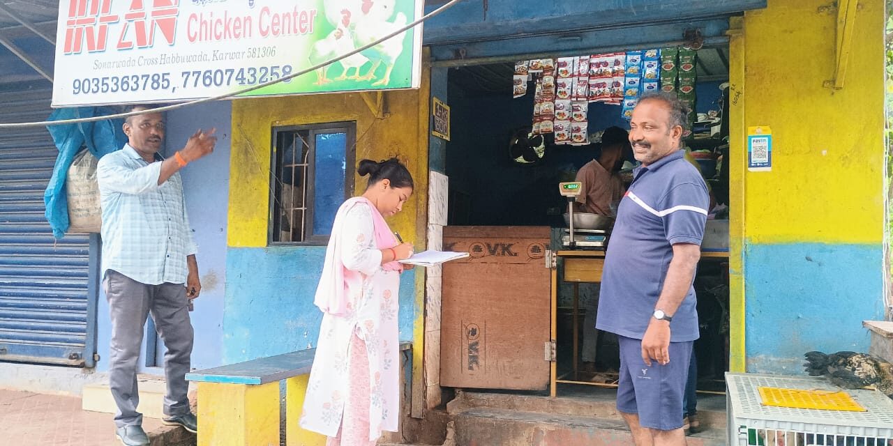 ಕಾರವಾರದಲ್ಲಿ ಬೇಕಾಬಿಟ್ಟಿ ಚಿಕನ್ ದರ, ನಗರಸಭೆ ಅಧಿಕಾರಿಗಳಿಂದ ದಾಳಿ