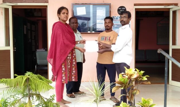 ಕರ್ಕಿ ಕನ್ನಡ ಶಾಲೆಯ ಎದುರಲ್ಲಿ ಪ್ರಯಾಣಿಕರ ತಂಗುದಾಣ ನಿರ್ಮಿಸುವಂತೆ ಮನವಿ