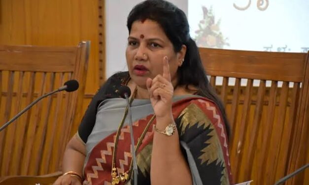 Uttara Kannada News:ತೈಲ ಬೆಲೆ ಹೆಚ್ಚಳ, ಬಿಜೆಪಿ ರಾಜ್ಯ ಉಪಾಧ್ಯಕ್ಷೆ ರೂಪಾಲಿ ನಾಯ್ಕ ಕಿಡಿ