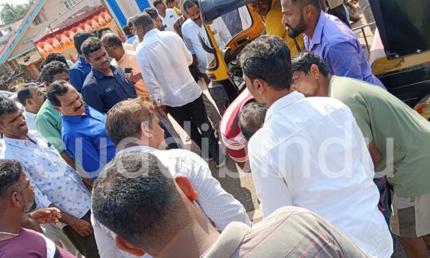 ಶಾಸಕ ದಿನಕರ ಶೆಟ್ಟಿ ಕಾರಿಗೆ ಗುದ್ದಿದ ಬೈಕ್ : ಸವಾರ ಗಂಭೀರ