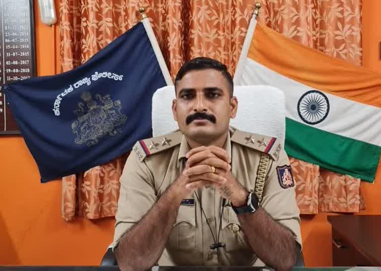 ಶಿರಸಿ ಗ್ರಾಮೀಣ ಠಾಣೆ ಪಿಎಸ್ಐ ಆಗಿ ಅಧಿಕಾರ ಸ್ವೀಕರಿಸಿದ ಸಂತೋಷ‌ಕುಮಾರ