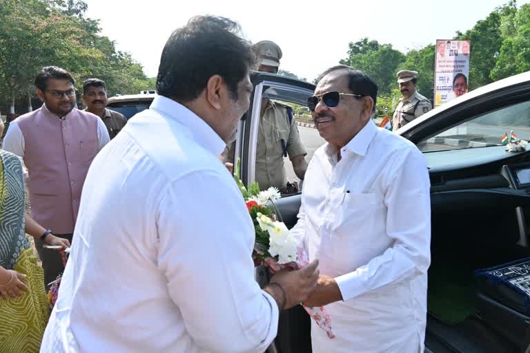 ಗೃಹ ಸಚಿವರನ್ನ ಜಿಲ್ಲೆಗೆ ಸ್ವಾಗತಿಸಿಕೊಂಡ ಸಚಿವ ಮಂಕಾಳ್ ವೈದ್ಯ