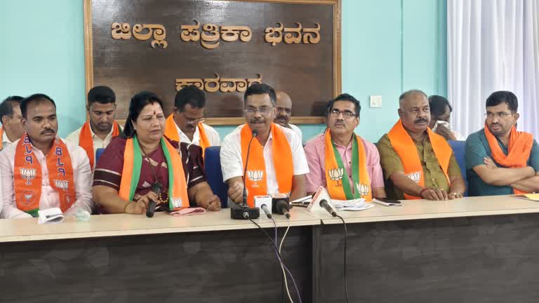 ಕಾಂಗ್ರೇಸ್‌ನಲ್ಲಿ ಖುರ್ಚಿಗಾಗಿ ಕಚ್ಚಾಟ ನಡೆಯುತ್ತಿದೆ : ರಾಜ್ಯ ಬಿಜೆಪಿ ಉಪಾಧ್ಯಕ್ಷೆ ರೂಪಾಲಿ ನಾಯ್ಕ ಆರೋಪ