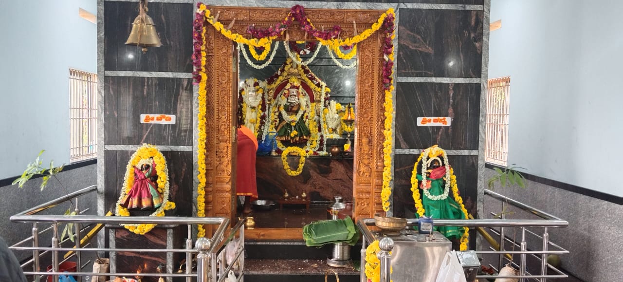 ಪ್ರಕೃತಿ ರಕ್ಷಣೆಗಾಗಿ ಗಿಡ ಇಟ್ಟು ಪೂಜೆ ಸಲ್ಲಿಕೆ; ನೂರಾರು ಭಕ್ತರು ಭಾಗಿಬಿಳಿಹೊಂಯ್ಗಿ ವರ್ದಂತಿ ಉತ್ಸವ ಸಂಪನ್ನ