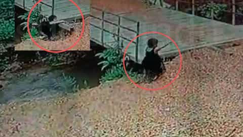 ಮನೆ ಎದುರು ಆಟವಾಡುತ್ತಿದ್ದ 2ವರ್ಷದ ಮಗು ಕಾಲುವೆಗೆ ಬಿದ್ದು ಸಾವು : CCTV ಯಲ್ಲಿ‌ ಸೆರೆ