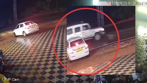 Kumta News/ನಿಯಂತ್ರಣ ತಪ್ಪಿ ಕಾರಿಗೆ ಗುದ್ದಿದ ಕ್ರೂಜರ್ ವಾಹನ :ತಪ್ಪಿದ ದುರಂತ