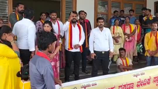ಕುಮಟಾ‌-ಶಿರಸಿ‌‌ ಹೆದ್ದಾರಿ ದುರಸ್ತಿಗಾಗಿ Protest: ತಹಶೀಲ್ದಾರ್ ಕಚೇರಿಗೆ ಮುತ್ತಿಗೆ