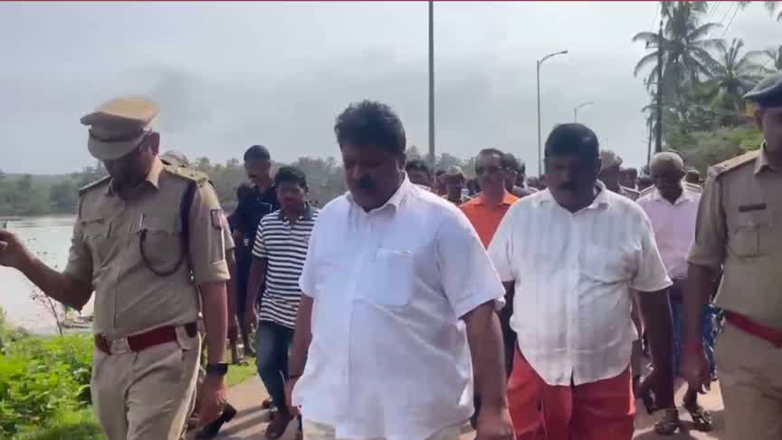 ಭಟ್ಕಳದಲ್ಲಿ ಮೀನುಗಾರರು ನಾಪತ್ತೆ ಘಟನೆ : ಸಚಿವ ಮಂಕಾಳ್ ವೈದ್ಯ ಸ್ಥಳಕ್ಕೆ ಭೇಟಿ