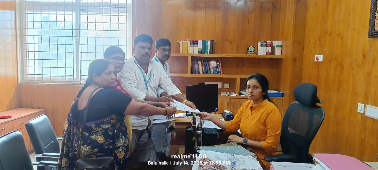 ಹನ್ಮಾವ್ ಕ್ರಾಸ್ ಬಳಿಯ ಗುಜರಿ ರಾಶಿಗೆ ತಕ್ಷಣ ಕ್ರಮ ಆಗಲಿ:ಇಲ್ಲವಾದರೆ ತೀವ್ರ ಹೋರಾಟ