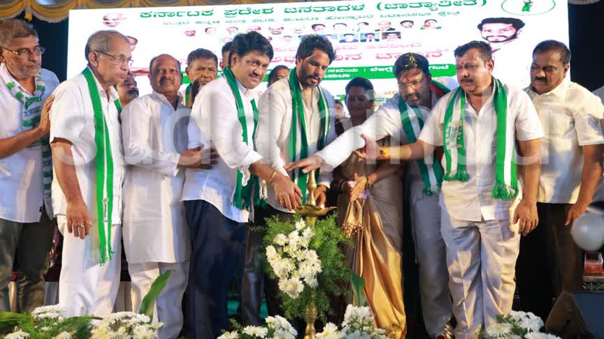 ಕಾಂಗ್ರೆಸ್ ನಾಯಕರ ಮ್ಯೂಸಿಕಲ್ ಚೇರ್ ಆಸೆಗೆ ರಾಜ್ಯದ ಜನ ಬಲಿಯಾಗುತ್ತಿದ್ದಾರೆ