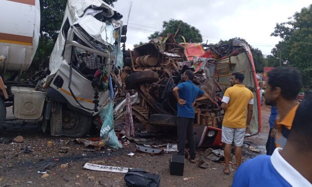 ಲಾರಿ-ಬಸ್ ಭೀಕರ ಅಪಘಾತ : ಸ್ಥಳದಲ್ಲೇ ಇಬ್ಬರ ಸಾವು, ಹಲವರಿಗೆ ಗಾಯ