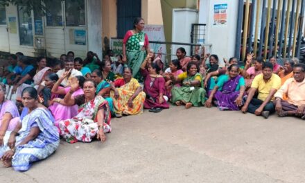 Karwar Street Vendors Protest Sudden Eviction, Demand Alternative Arrangements