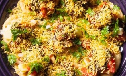 ರಸ್ತೆ ಬದಿಯಲ್ಲಿ ಶೇವ್ ಪುರಿ ತಿಂದ ವ್ಯಕ್ತಿ  ಸಾವು : ಆತಂಕಕಾರಿ ಘಟನೆ