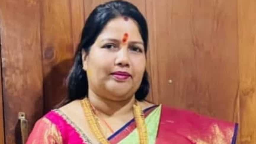 ಸರ್ಕಾರದ ಓಲೈಕೆ ರಾಜಕಾರಣವೇ ಕಲ್ಲು ತೂರಾಟಕ್ಕೆ ಕಾರಣ :  ರೂಪಾಲಿ ನಾಯ್ಕ ಆರೋಪ