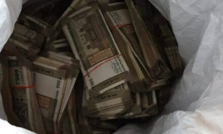 ಕಾರವಾರದಲ್ಲಿ ಕೋಟಿ ಕೋಟಿ ಹಣ ಪತ್ತೆ..!