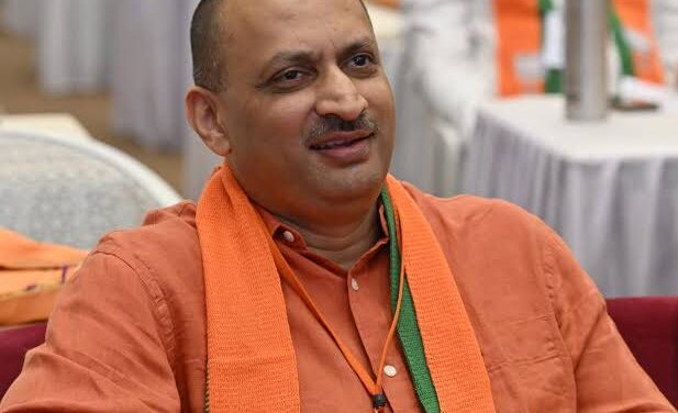 ರಾಜಕಾರಣ ದಿಂದ ದೂರ ಸರಿದ “ಅನಂತ” ಅಸಂಖ್ಯಾತ ಕಾರ್ಯಕರ್ತ ರನ್ನ ನಡು ನೀರಿನಲ್ಲಿ ಕೈ ಬಿಟ್ಟು ರಾಜಕೀಯ ಸನ್ಯಾಸ ಪಡೆದ “ಕಟ್ಟರ್ ಹಿಂದೂತ್ವವಾದಿ”…!!!