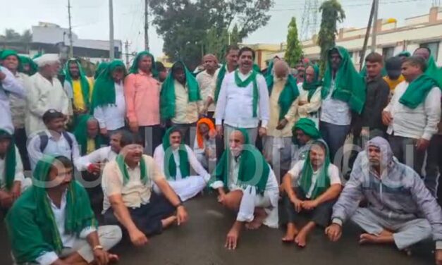 ಹಳಿಯಾಳದಲ್ಲಿ ಕಬ್ಬು ಬೆಳೆಗಾರರ ಬೃಹತ್ ಪ್ರತಿಭಟನೆ — ಹೆದ್ದಾರಿ ತಡೆದು ಆಕ್ರೋಶ