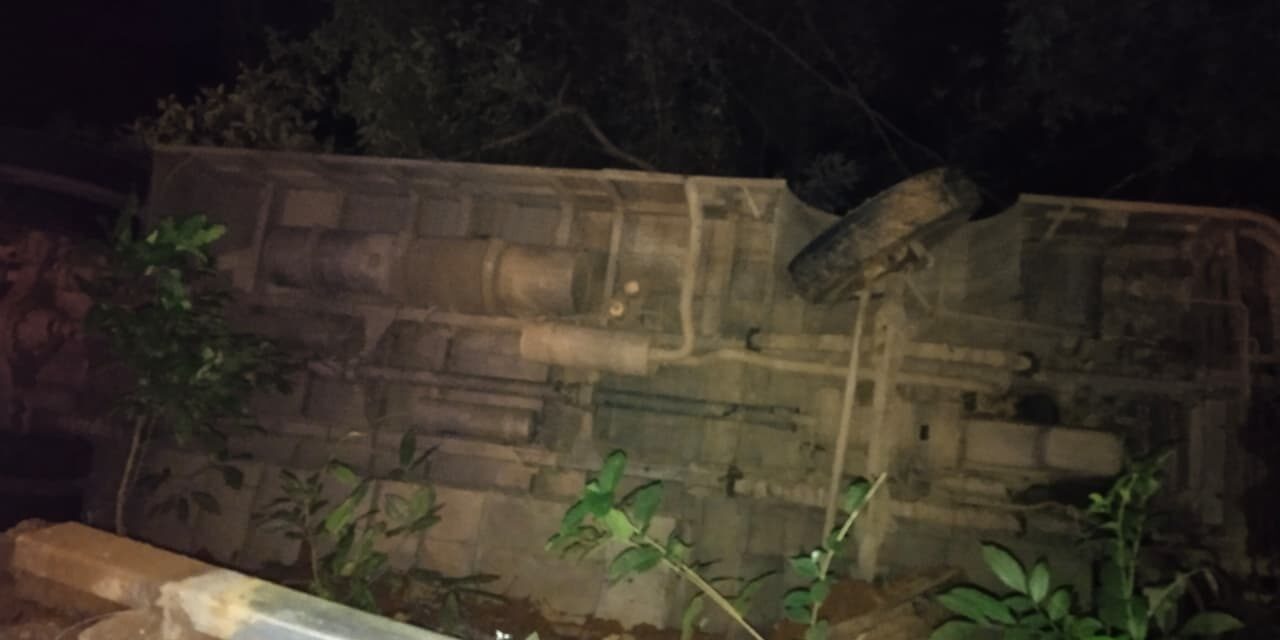 ಕುಮಟಾ-ಬಳ್ಳಾರಿ ಬಸ್ ಪಲ್ಟಿ :49 ಪ್ರಯಾಣಿಕರಿಗೆ ಗಾಯ :‌‌ ಗಾಯಾಳುಗಳು ಆಸ್ಪತ್ರೆಗೆ ದಾಖಲು