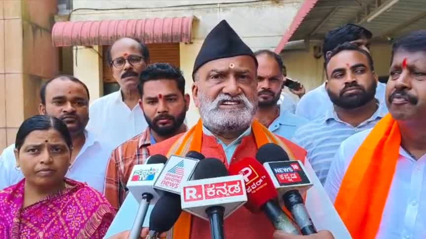 ಲವ್ ಜಿಹಾದ್’ ಆರೋಪ : ಮುಕಳೆಪ್ಪ ವಿರುದ್ಧ ಕ್ರಮಕ್ಕೆ ಮುತಾಲಿಕ್ ಆಗ್ರಹ