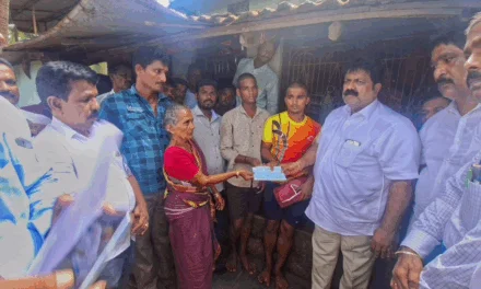 ಹರಿದು ಬಿದ್ದ ವಿದ್ಯುತ್ ತಂತಿ ಸ್ಪರ್ಶಿಸಿ ಸಾವನ್ನಪ್ಪಿದ ಕುಟುಂಬಕ್ಕೆ ಸಚಿವ ಮಂಕಾಳ್ ವೈದ್ಯರಿಂದ ಪರಿಹಾರ ವಿತರಣೆ