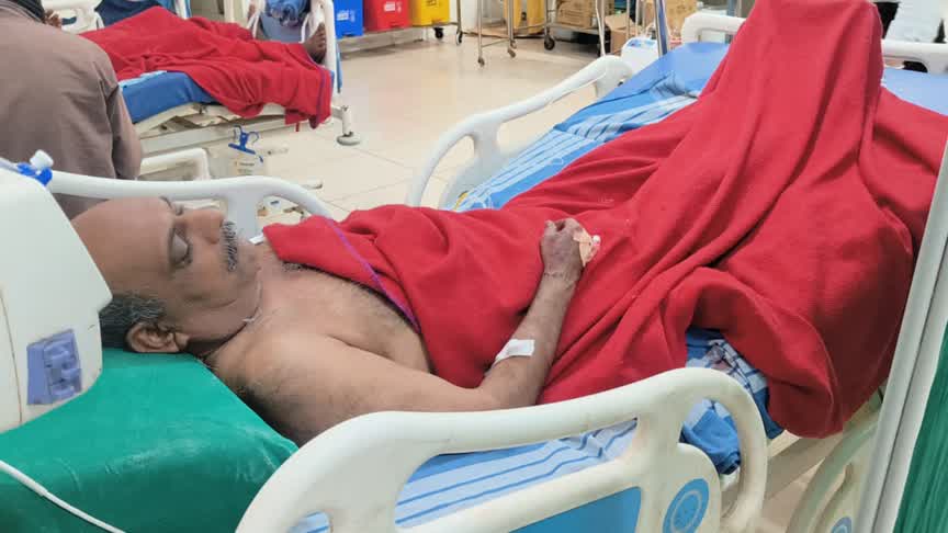 ಮಗನಿಂದಲೇ ವೃದ್ಧ ತಂದೆಗೆ ಚಾಕು ಇರಿತ: ಮೊಕ್ಕಳ ವಿಚಾರಕ್ಕೆ ಗಲಾಟೆ