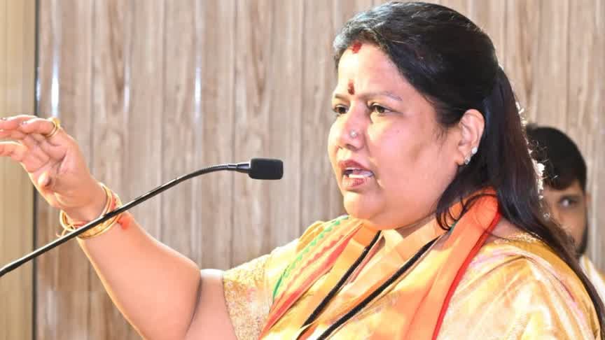 “ಉದ್ಘಾಟನೆ ಮಾತ್ರ, ಅಭಿವೃದ್ಧಿ ಇಲ್ಲ: ಕಾಂಗ್ರೆಸ್ ಸರ್ಕಾರದ ವಿರುದ್ಧ ರೂಪಾಲಿ ಎಸ್. ನಾಯ್ಕ ವಾಗ್ದಾಳಿ”