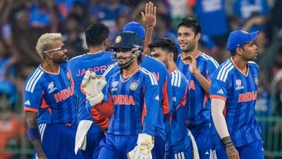 ಭಾರತದ ಭರ್ಜರಿ ಜಯ: ಇಂಗ್ಲೆಂಡ್ ವಿರುದ್ಧ ಟಿ20 ವಿಶ್ವಕಪ್ ಸೆಮಿಫೈನಲ್‌ನಲ್ಲಿ 7 ರನ್‌ಗಳಿಂದ ಗೆಲುವು