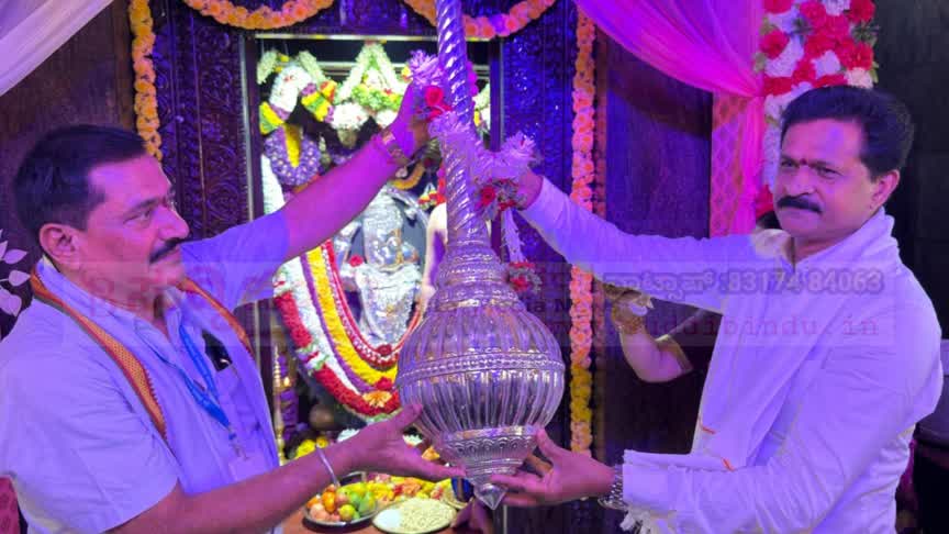 ಕೋಟೆ ಆಂಜನೇಯನಿಗೆ ಬೆಳ್ಳಿ ಭೀಮಗದೆ ಸಮರ್ಪಿಸಿದ ಶಾಸಕ‌ ಭೀಮಣ್ಣ ನಾಯ್ಕ