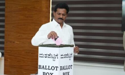 ವಿಧಾನ ಪರಿಷತ್ ಚುನಾವಣೆ: ಮತ ಚಲಾಯಿಸಿದ ಶಾಸಕ ಭೀಮಣ್ಣ ನಾಯ್ಕ; ಐದೂ ಸ್ಥಾನಗಳಲ್ಲಿ ಗೆಲುವಿನ ವಿಶ್ವಾಸ