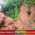 ಕುಮಟಾದಲ್ಲಿ ಶಾಲೆ ಬಳಿ ಗುಡ್ಡ ಕುಸಿತ : ವಿದ್ಯಾರ್ಥಿಗಳು ಸುರಕ್ಷಿತ