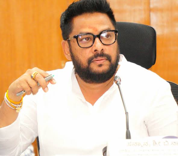 ನಾಗೇಂದ್ರ ರಾಜೀನಾಮೆ ಬಹುತೇಕ ಫೀಕ್ಸ್ ?; ಸಿಎಂಗೆ ದೂರವಾಣಿ ಕರೆ ಮಾಡಿ ಇಂಗಿತ