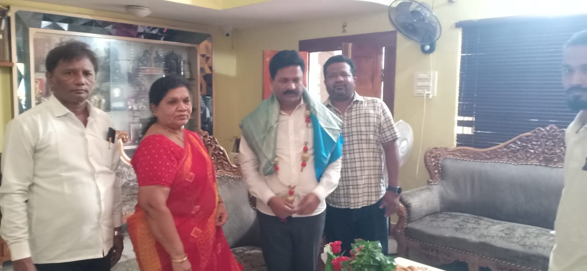 ಮಾಜಿ ಶಾಸಕಿ ಶಾರದಾ ಶೆಟ್ಟಿ ನಿವಾಸಕ್ಕೆ ಜಿಲ್ಲಾಧ್ಯಕ್ಷ ಜಿ.ಟಿ. ನಾಯ್ಕ ಮೊದಲ ಭೇಟಿ; ರಾಜಕೀಯ ವಲಯದಲ್ಲಿ ಭಾರೀ ಚರ್ಚೆ